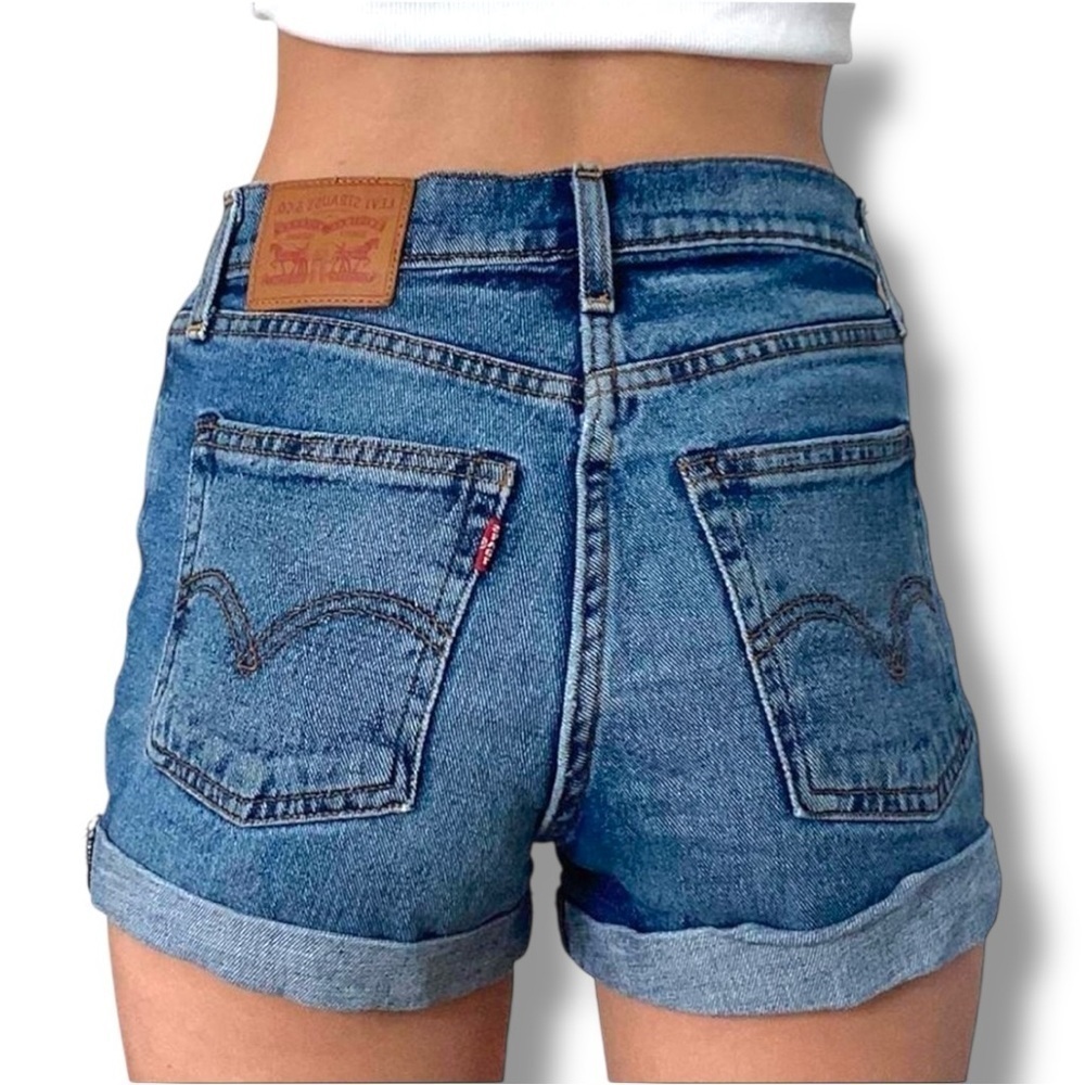 Levi’s Premium Stylish Medium Blue Denim “Wedgie Short” Button Down Front Shorts - Picture 2 of 15